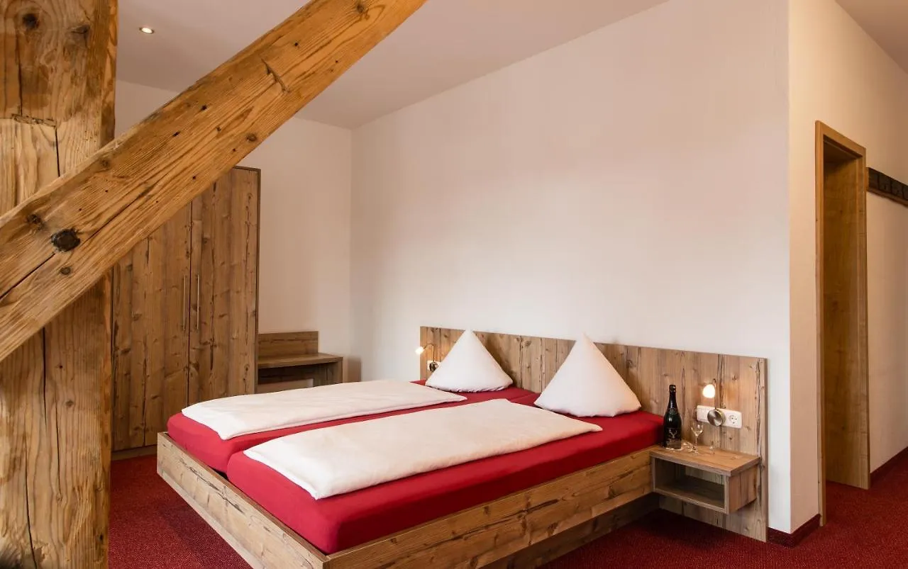 Gasthof Zum Hirsch Guest House Goerisried Inn